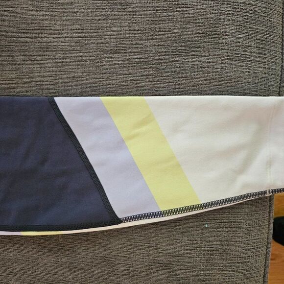 NWT Peloton Women's Navy White High Rise Colorblock Legging Size S - Picture 5 of 14